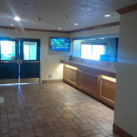 Intown Suites Houston Intercontinental Bagian luar foto