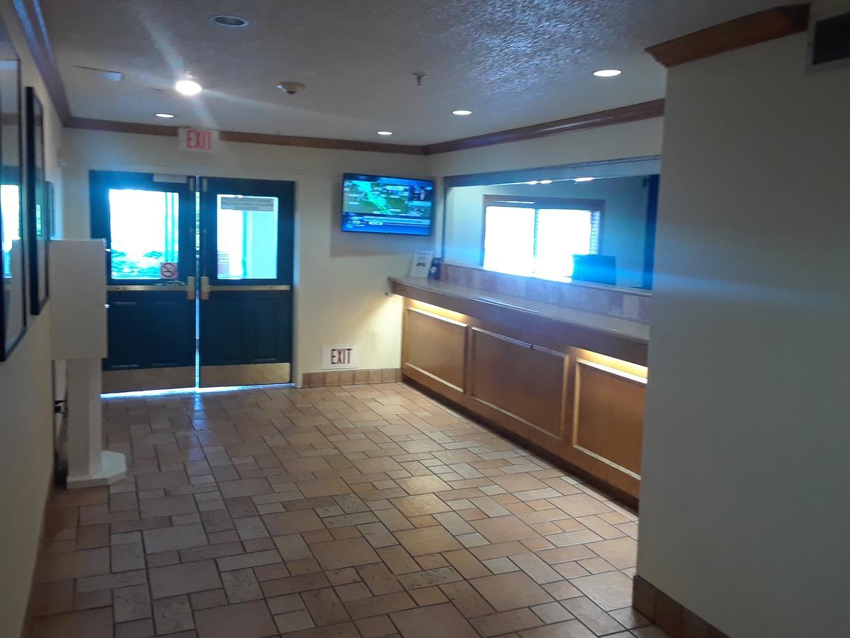 Intown Suites Houston Intercontinental Bagian luar foto