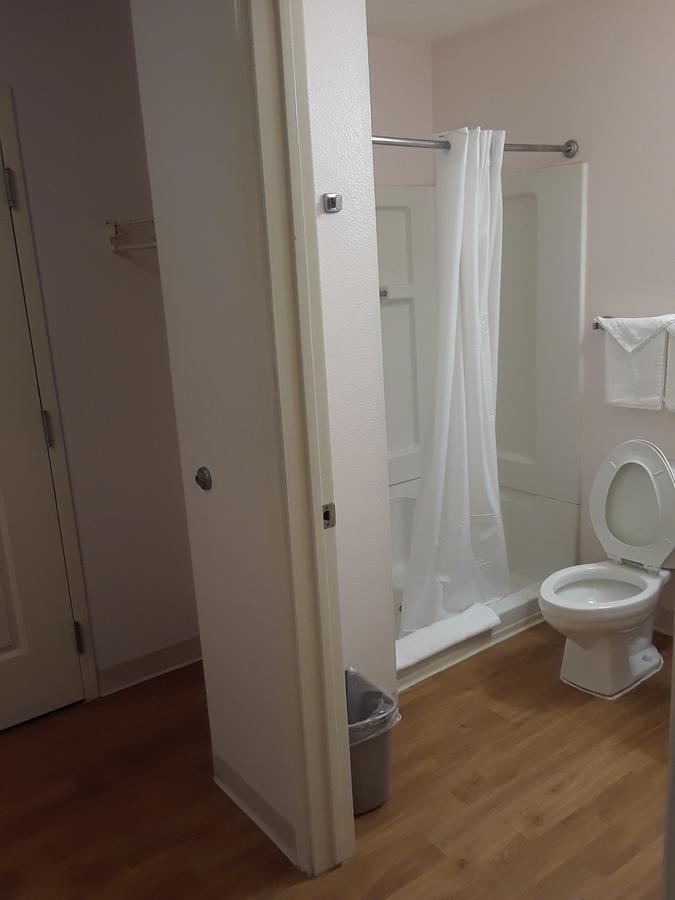 Intown Suites Houston Intercontinental Bagian luar foto
