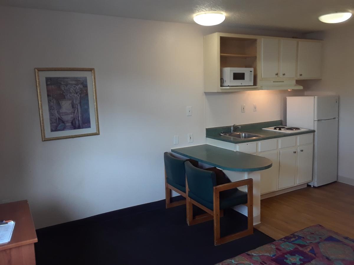 Intown Suites Houston Intercontinental Bagian luar foto